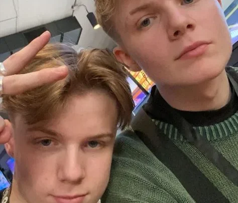 The Sharp Twins Biography: Brands, Net Worth, Age, Height, Partners, TikTok, Parents, Nationality, YouTube