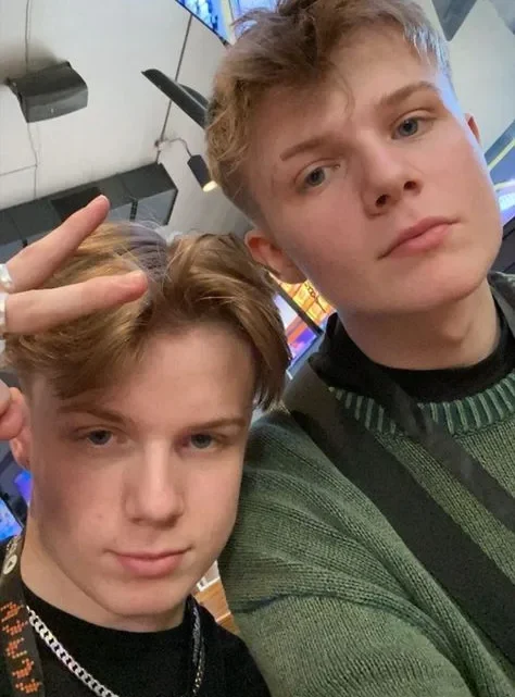 The Sharp Twins Biography: Brands, Net Worth, Age, Height, Partners, TikTok, Parents, Nationality, YouTube