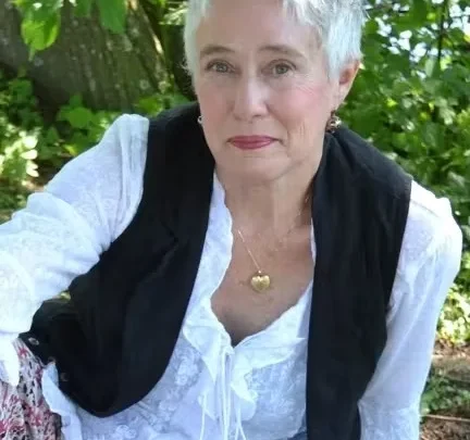Nevada Barr Biography: Age, Net Worth, Husband, Anna Pigeon Series, Books, Career, Parents