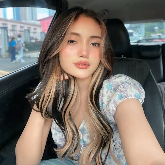 Puteri Sari Biography: Husband, Height, Net Worth, Parents, Age, TikTok, Nationality, Ethnicity