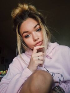 Signa Mae - Biography