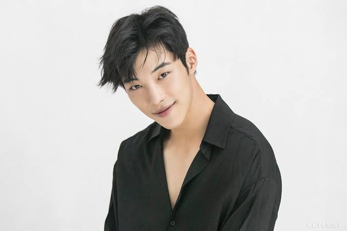 Woo Do-hwan Biography: Girlfriend, Age, Movies, Religion, Siblings, Ethnicity, Awards, Net Worth, Parents