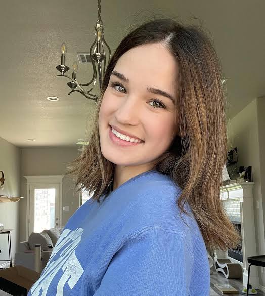 Madeline Lloyd Biography: Age, Husband, Children, YouTube, Career, Net Worth, Instagram