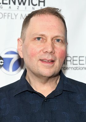 Dav Pilkey Biography: Age, Wife, Parents, Captain Underpants, Dog Man, Net Worth, Instagram
