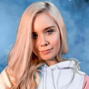 Mackenzie Turner - Biography