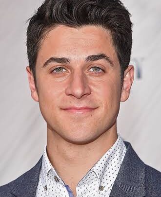 David Clayton Henrie Biography: Wife, Ethnicity, Awards, Instagram, Parents, Height, Net Worth, Religion