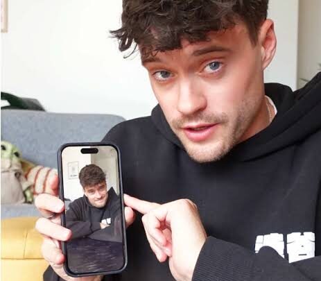 Sam Lewis Biography: Net Worth, Age, Girlfriend, Sister, Height, Parents, Ethnicity, Instagram