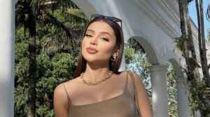 Nanda Caroll - Biography