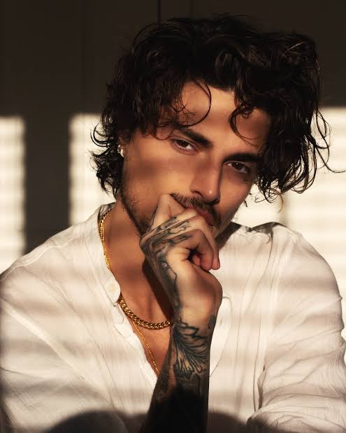 Jon Dretto Biography: Concerts, Age, Net Worth, Partner, Height, Parents, Facebook, Songs, Albums, Nationality