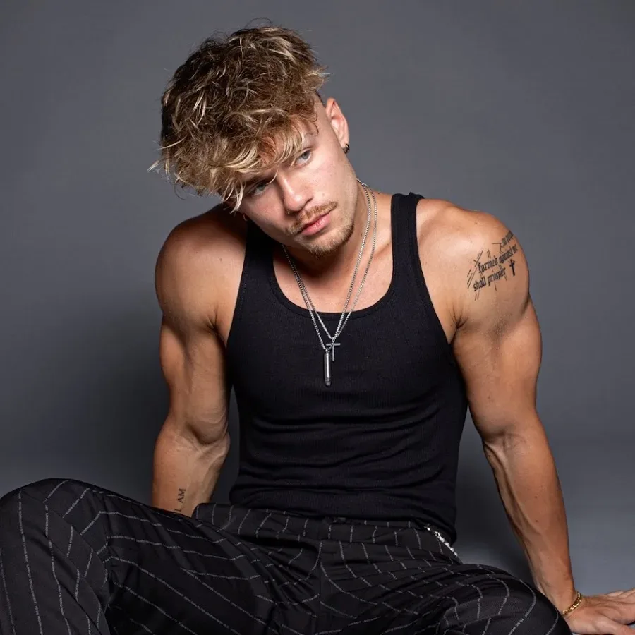 Vik White Biography: Net Worth, Parents, Age, Partner, Height ...