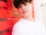 Jakob Magnus Biography: Parents, Net Worth, Songs, Girlfriend, Age, Height, Ethnicity, Instagram
