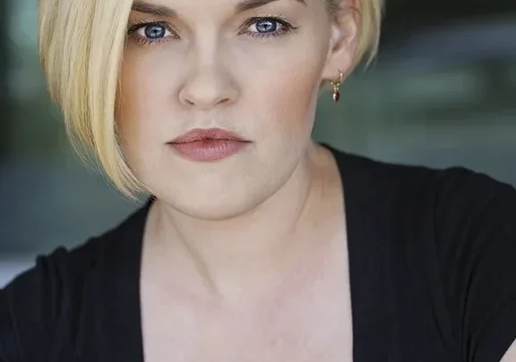 Kari Wahlgren Biography: Songs, Parents, Net Worth, Age, Ethnicity, Awards, Movies, Boyfriend