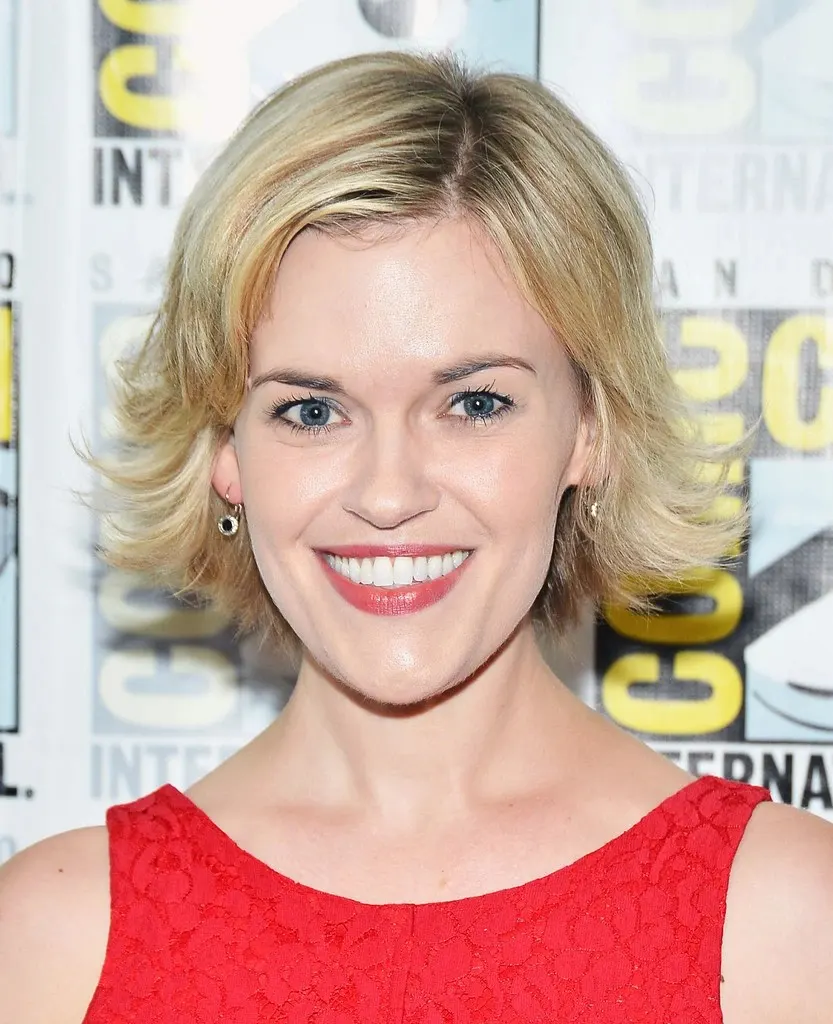 Kari Wahlgren - Biography