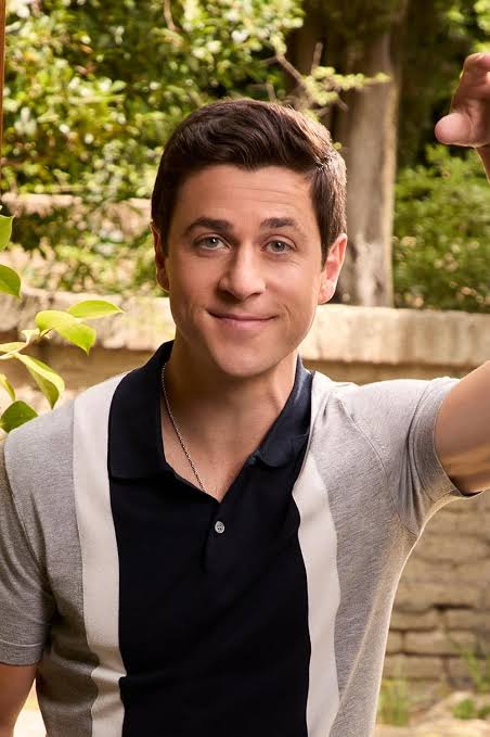 David Henrie - Biography