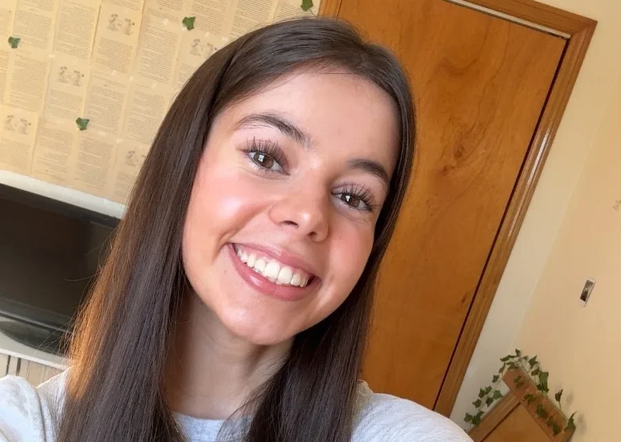 Cassie (booktoker) Biography: Net Worth, TikTok, Ethnicity, Age, Parents, Net Worth, Boyfriend, Height