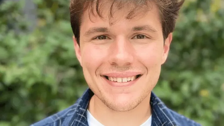 Robert Capron Biography: Awards, Instagram, Parents, Movies, Age, Religion, Ethnicity, Net Worth, Girlfriend