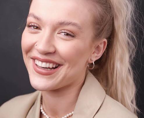 Molly Marsh Biography: Parents, Songs, Ethnicity, YouTube, Net Worth, Boyfriend, Height, Religion