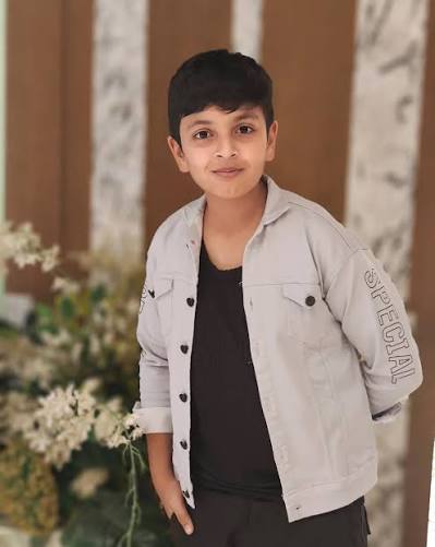 Aayu Kalra - Biography