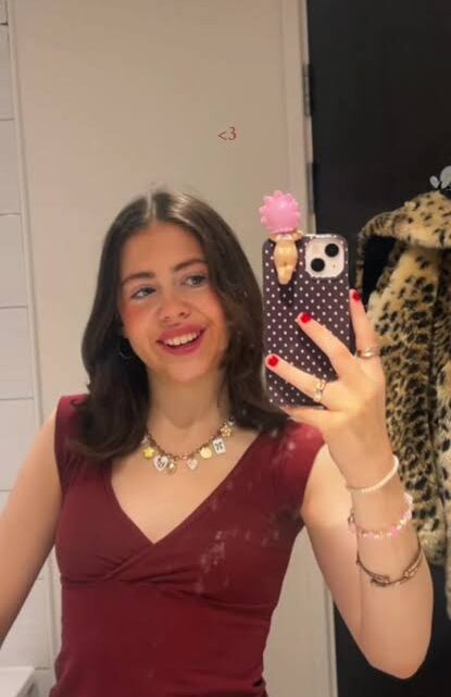 Colin McCredie’s daughter, Betsy McCredie Biography: Net Worth, Siblings, Height, Age, Parents,  Movies & TV Shows, TikTok, Instagram