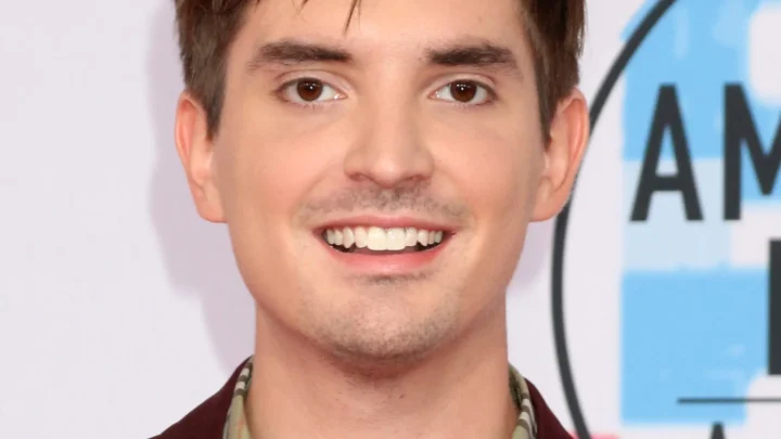Zach Sang Biography: Height, Age, Boyfriend, Parents, Net Worth, Siblings, Instagram, Content Creation