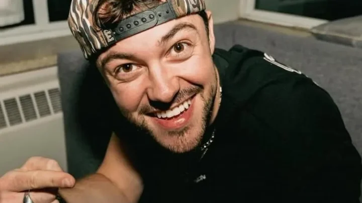 Zach Newbould Biography: Songs & Albums, Age, Parents, Siblings, Net Worth, Girlfriend, Height, Instagram