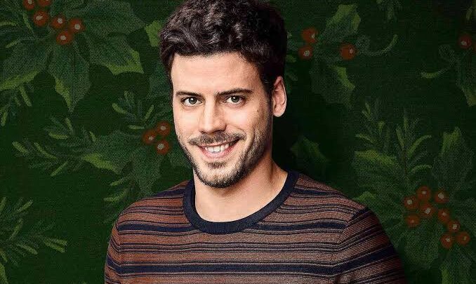 François Arnaud Biography: Age, Net Worth, Height, Parents, Movies & TV Shows, Partner