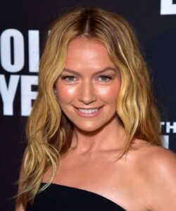 Becki Newton - Biography