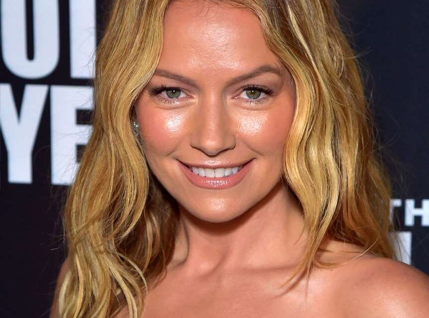 Becki Newton Biography: Age, Husband, Kids, Net Worth, Height, Parents, Movies & TV Shows