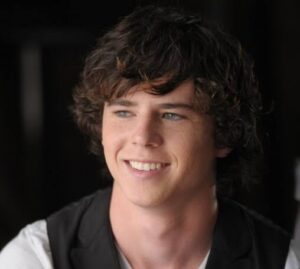 Charlie McDermott - Biography