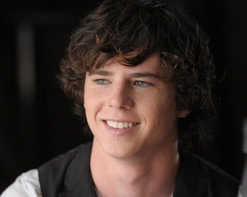 Charlie McDermott Biography: Net Worth, Eps, Age, Wife, Parents, Albums, Siblings, Height, Movies & TV Shows, Books