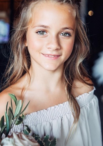 Lily LaBrant Biography: Age, Net Worth, Height, Parents, YouTube, TikTok, Siblings
