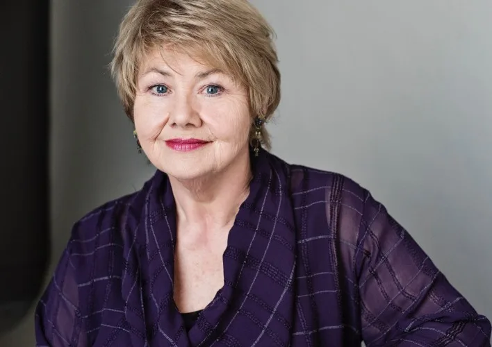 Annette Badland - Biography