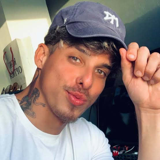 Gil Croes Biography: Age, Net Worth, Height, Parents, TikTok, YouTube, Comedy