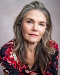 Kathryn Erbe - Biography