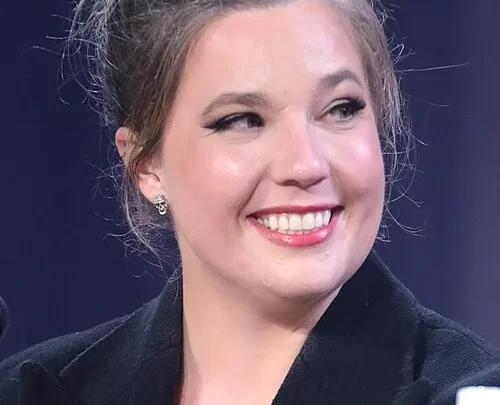 Lindsay Jones Biography: Instagram, Net Worth, Ethnicity, Movies, Height, Age, Parents, Religion, Husband