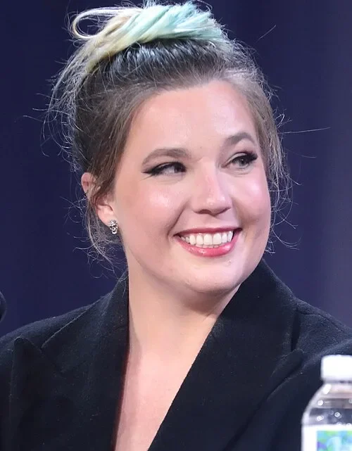 Lindsay Jones Biography: Instagram, Net Worth, Ethnicity, Movies, Height, Age, Parents, Religion, Husband