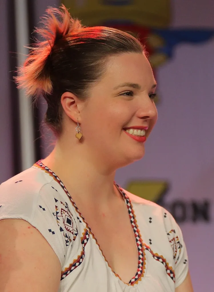 Lindsay Jones - Biography