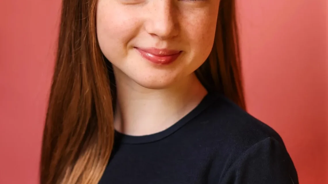 Molly McCann (actress) Biography: Height, Parents, Awards, Boyfriend, Movies, Age, Net Worth, Ethnicity, Songs