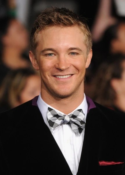 Michael Welch - Biography