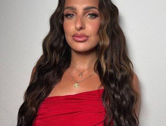 Toni Laites Biography: Age, Net Worth, Height, Parents, Love Island, Boyfriend, Instagram, Career