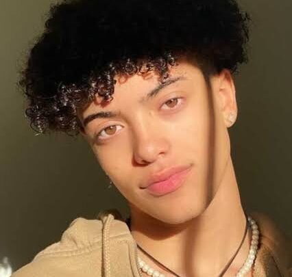 Derek Trendz Biography: Daughter, Ethnicity, Parents, Instagram, Net Worth, Age, YouTube, Girlfriend, Height