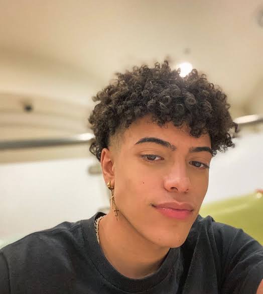 Derek Trendz - Biography