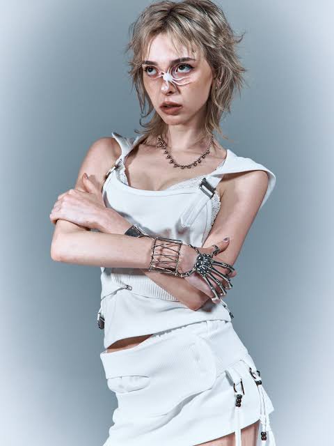 Sophie Powers - Biography