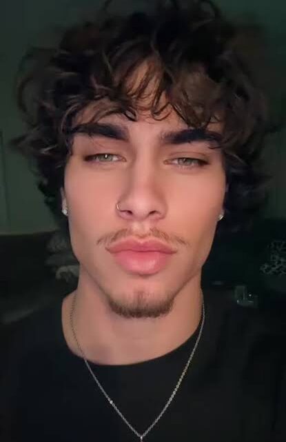 William Hernandez Biography: Girlfriend, Awards, TikTok, Age, Ethnicity, Parents, Net Worth, Height