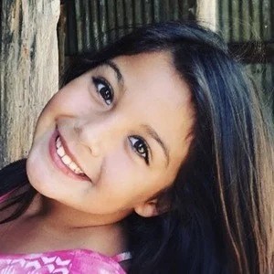 Olivia Olivarez - Biography