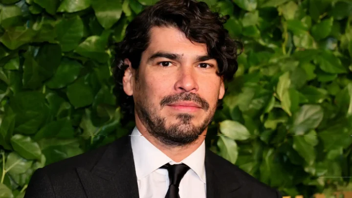 Raúl Castillo Biography: Age, Net Worth, Movies, Height, Wife, Parents, TV Shows, Instagram