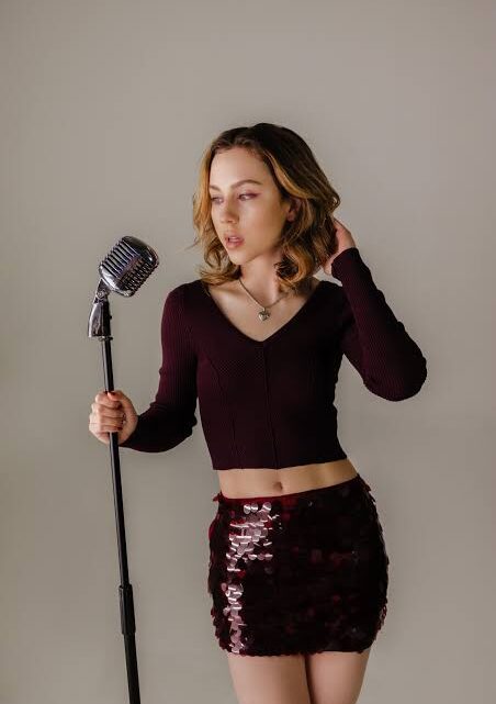 Kacey Fifield Biography: Partner, Age, Parents, Net Worth, Height, Siblings, Songs, Albums, Acting Career
