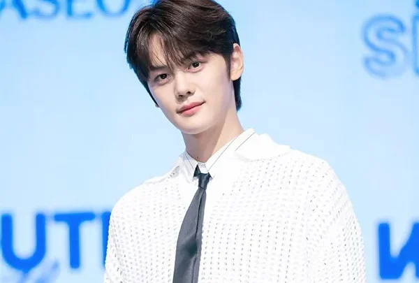 Kim Gyu-vin Biography: Age, Net Worth, K-Pop, Height, Songs, Parents, Albums, ZEROBASEONE, Girlfriend