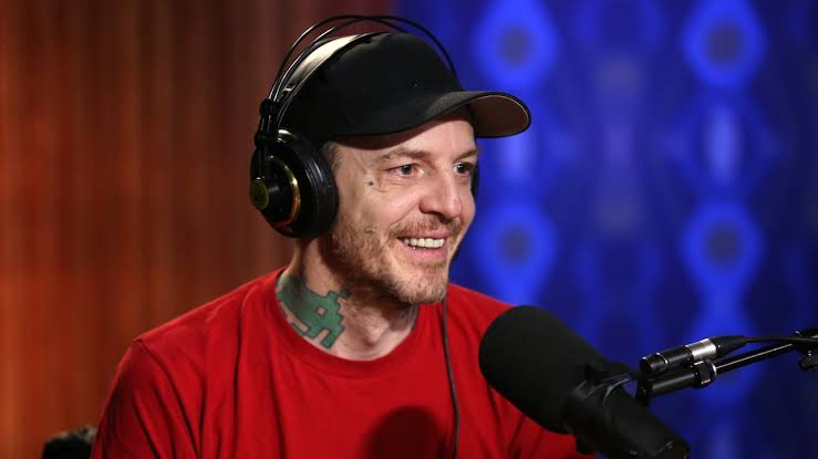 Deadmau5 Biography: Net Worth, Height, Songs & Albums, Awards, Age, Ex-Wife, Parents, Siblings, Real Name, TikTok