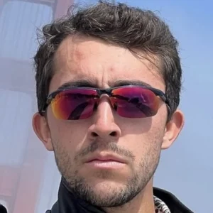 Tyler Oliveira - Biography